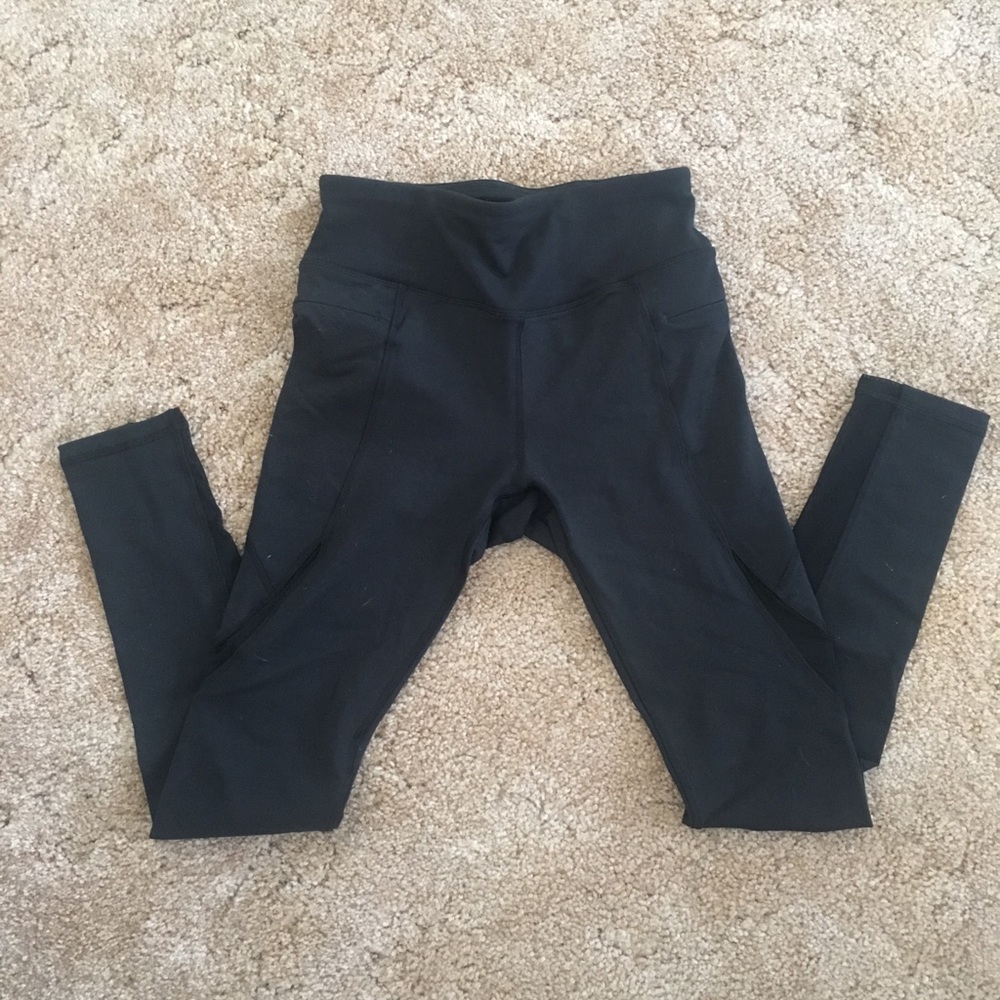 Carrie Underwood black leggings